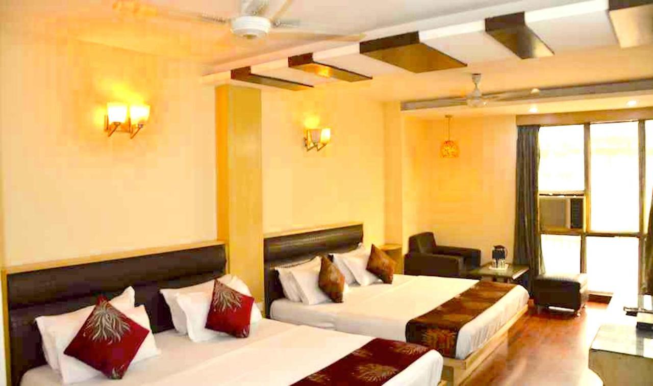 Hotel Milan Deluxe Нью-Дели Экстерьер фото